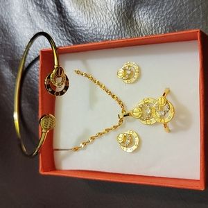 18K NECKLACE BRACELET EARRINGS & RING NAIL HEAD LOVE SET